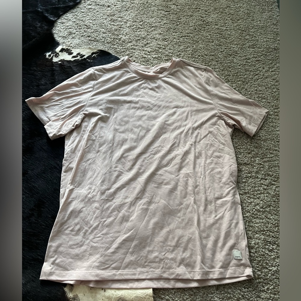 Vuori mens current tech tee in cashmere